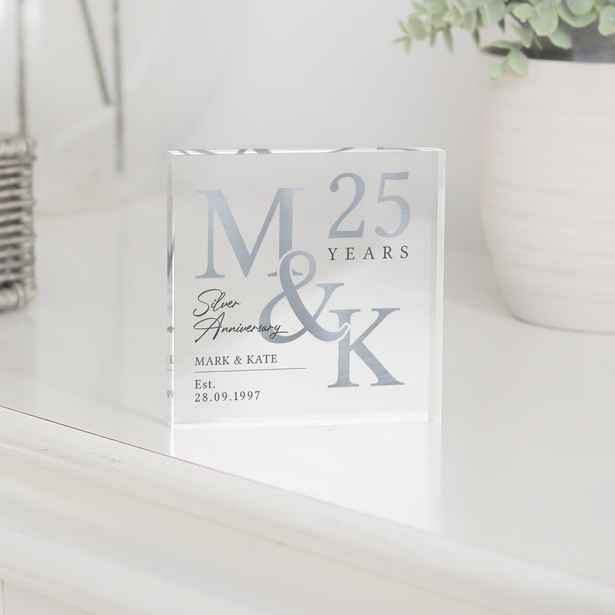 25th wedding anniversary gifts - find the best ones for 2024